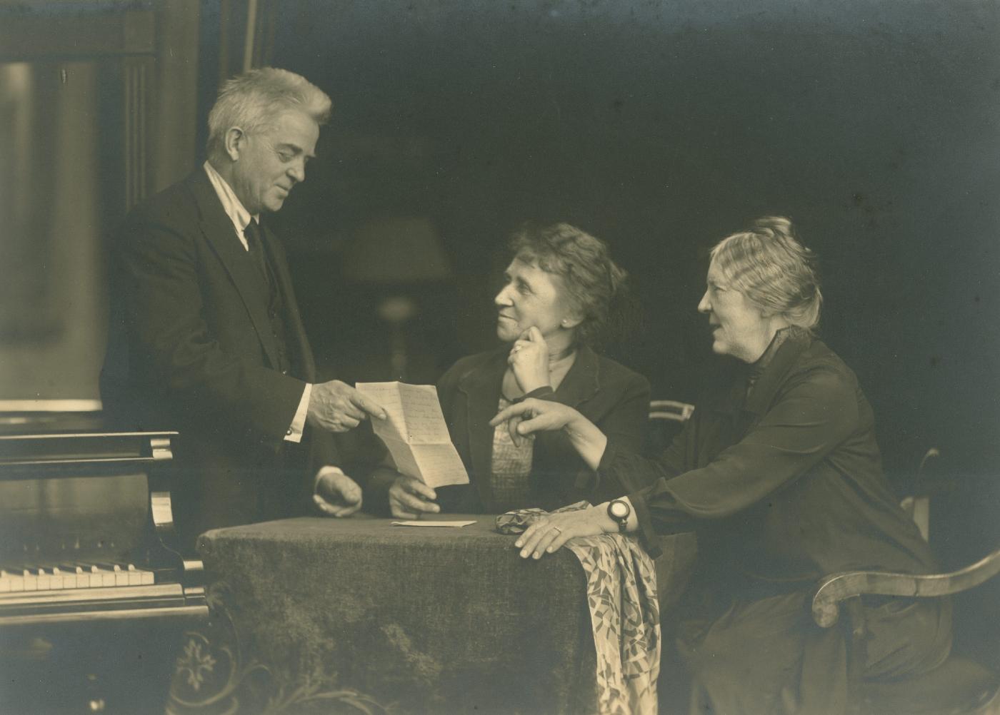 Carl Nielsen med Anne Marie og Frida Møller
