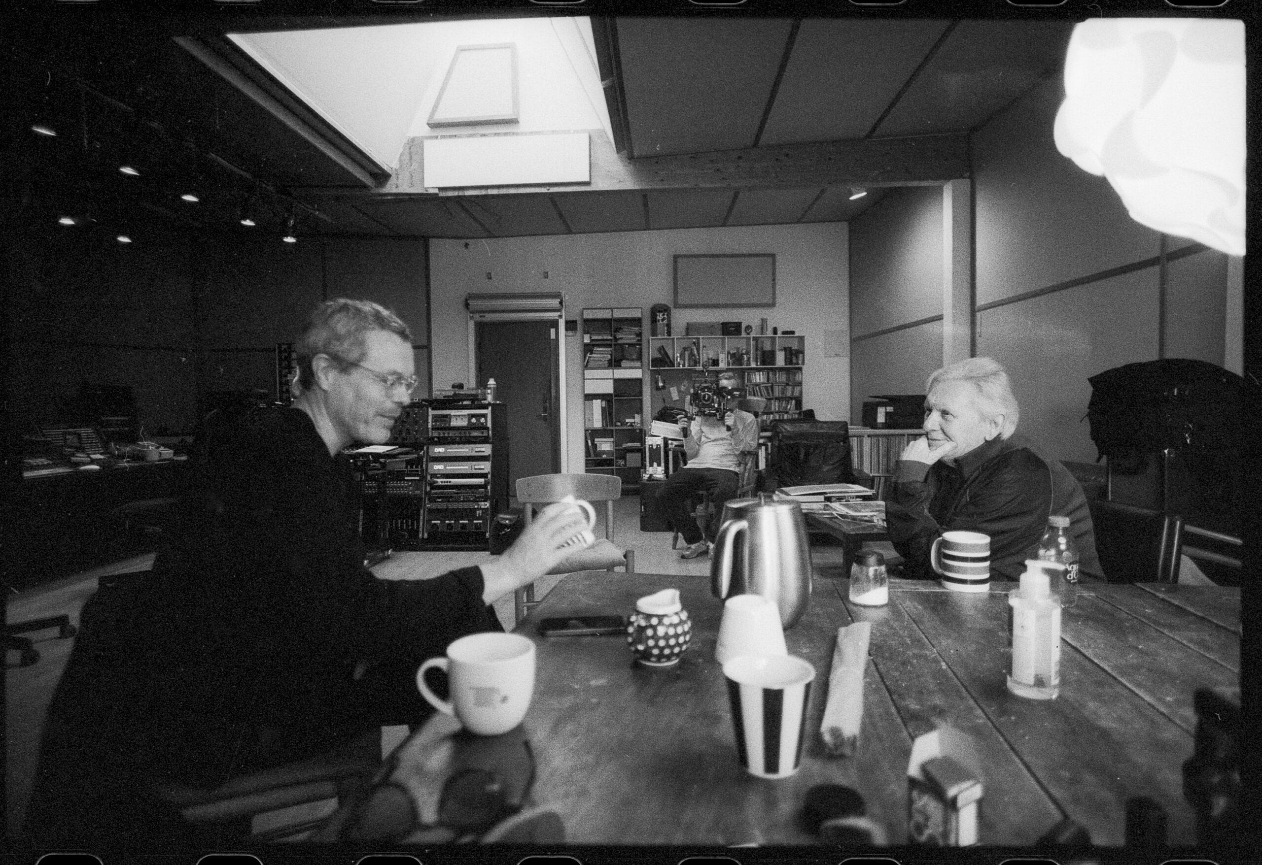 Jakob Bro og Palle Mikkelborg i studiet, december 2024. Foto: Søren Lynggaard
